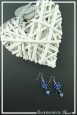 boucles-d-oreilles-chaine-foxi-couleur-bleu-marine-sur-fond-noir